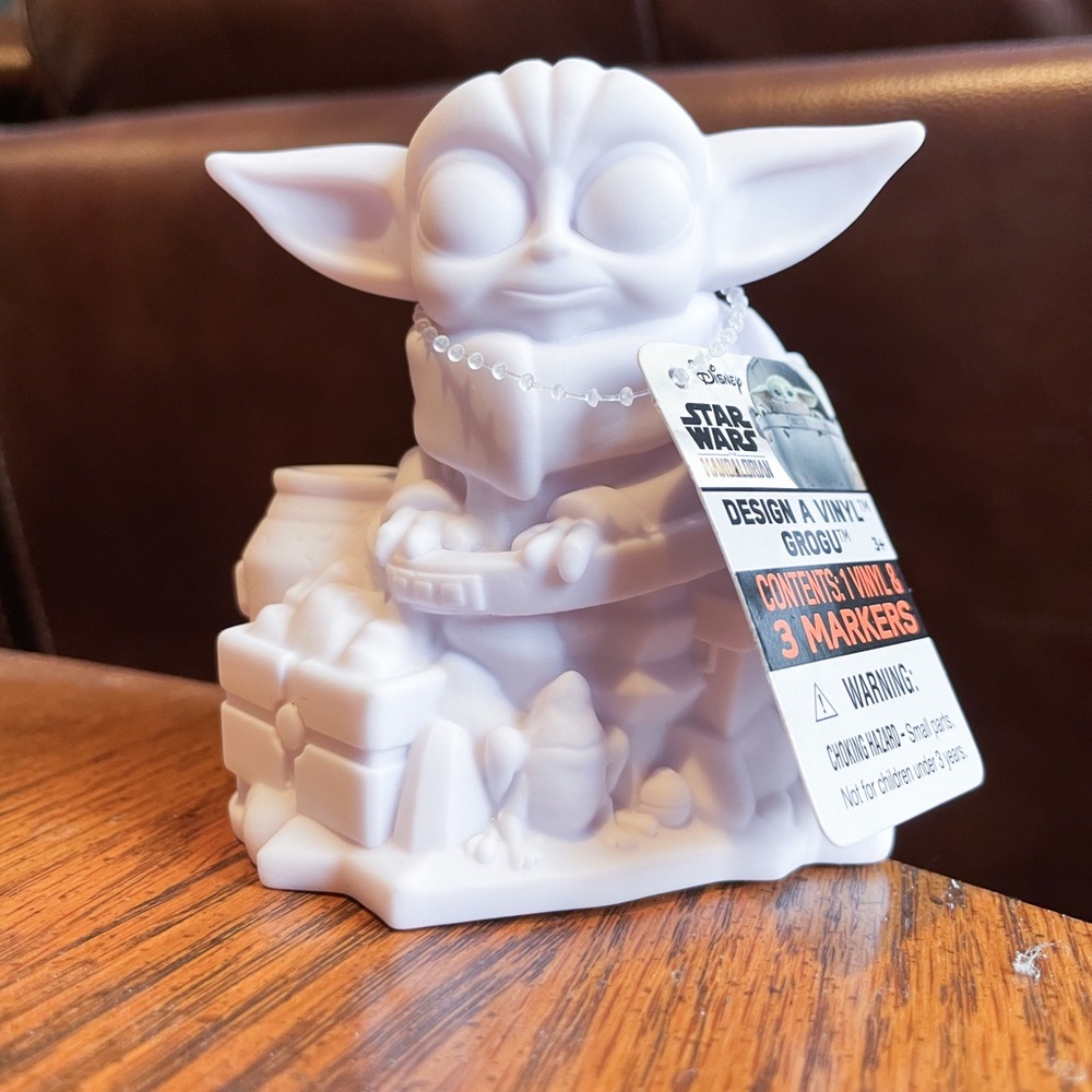 Star Wars Design a Vinyl Grogu/Baby Yoda - Figurine with Three Markers - NWT